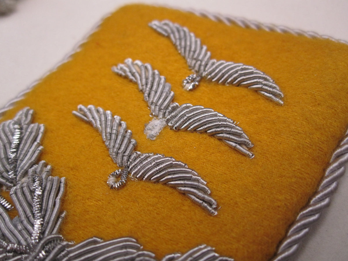 H.W. - - Schulterklappen / Schulterstücke & Kragenspiegel der deutschen Luftwaffe