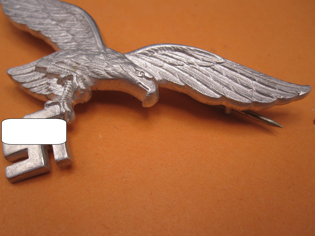 H.W. - - Großer Brustadler zur Sommeruniform der deutschen Luftwaffe