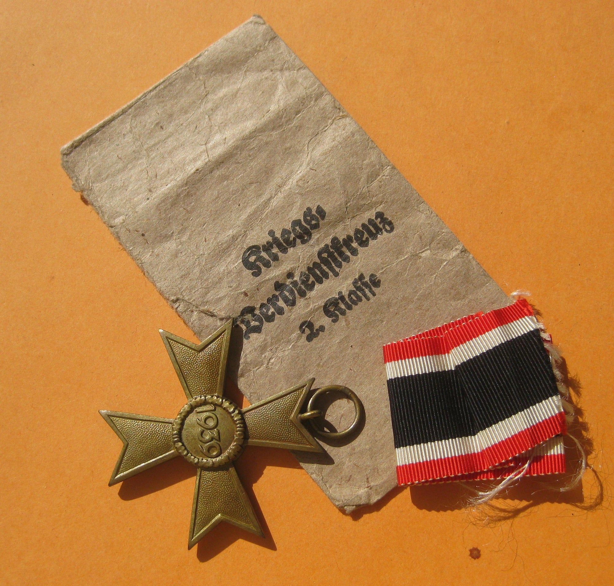 Kriegsverdienstkreuz 2.Klasse OHNE Schwertern KVK2/39 in Verleihungstüte Bury & Leonard Hanau