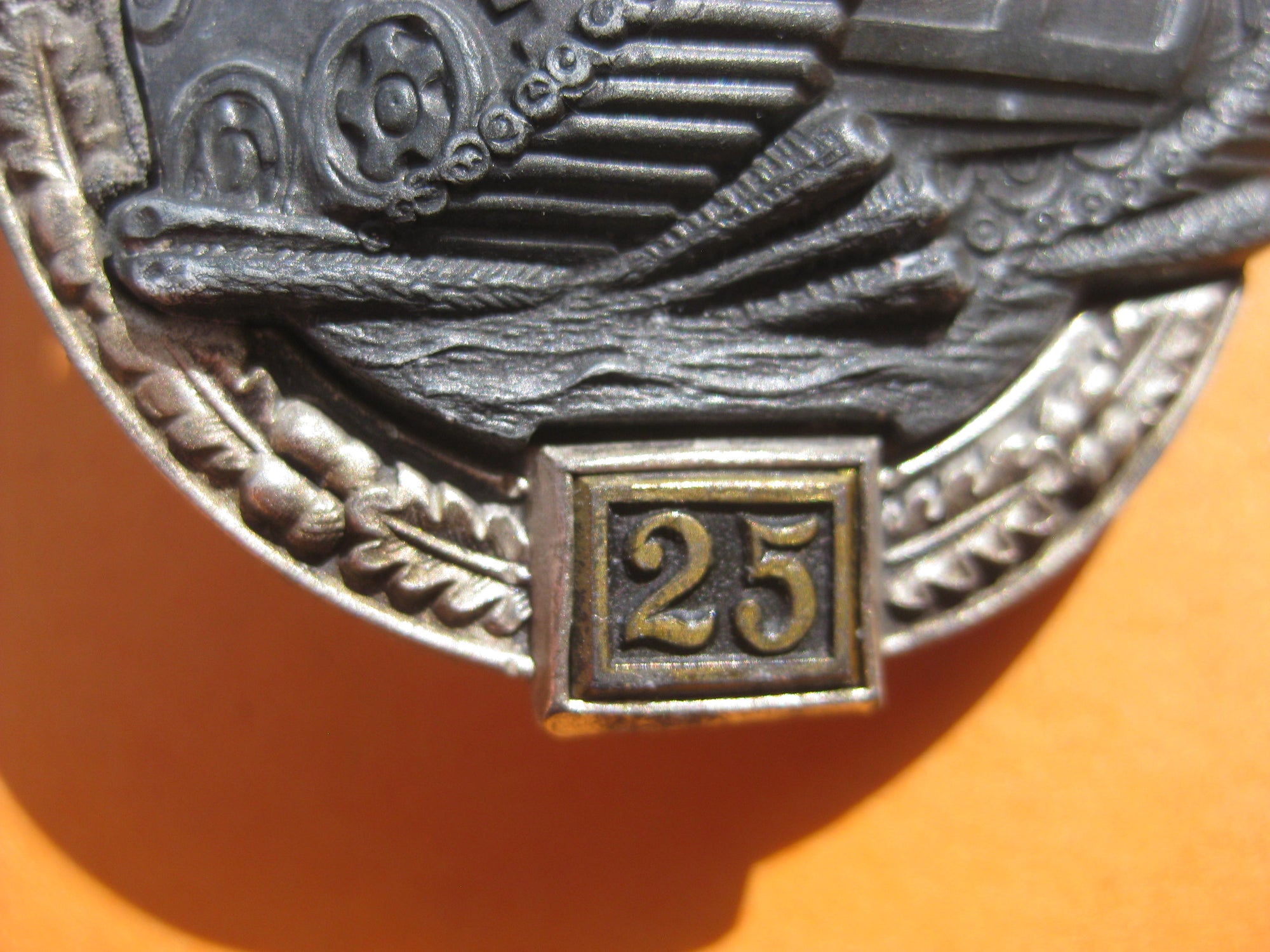 Panzerkampfabzeichen in Silber mit EINSATZZAHL "25"