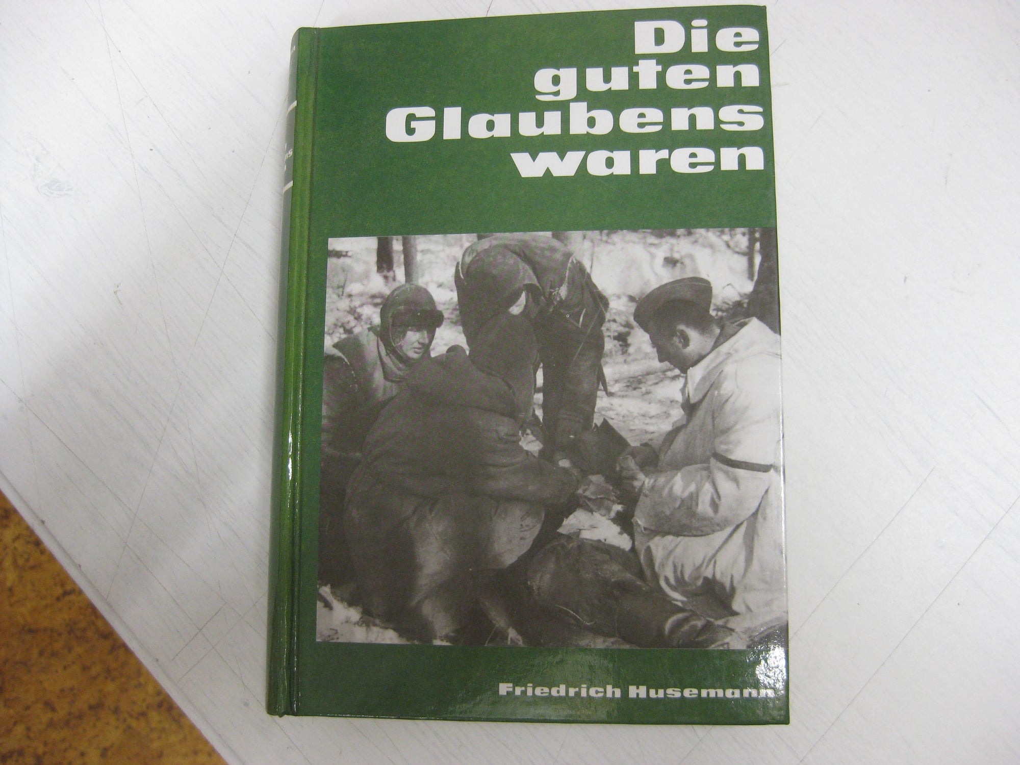 Buch Die guten Glaubens waren aus dem Besitz eines Ritterkreuzträgers der Waffen-SS
