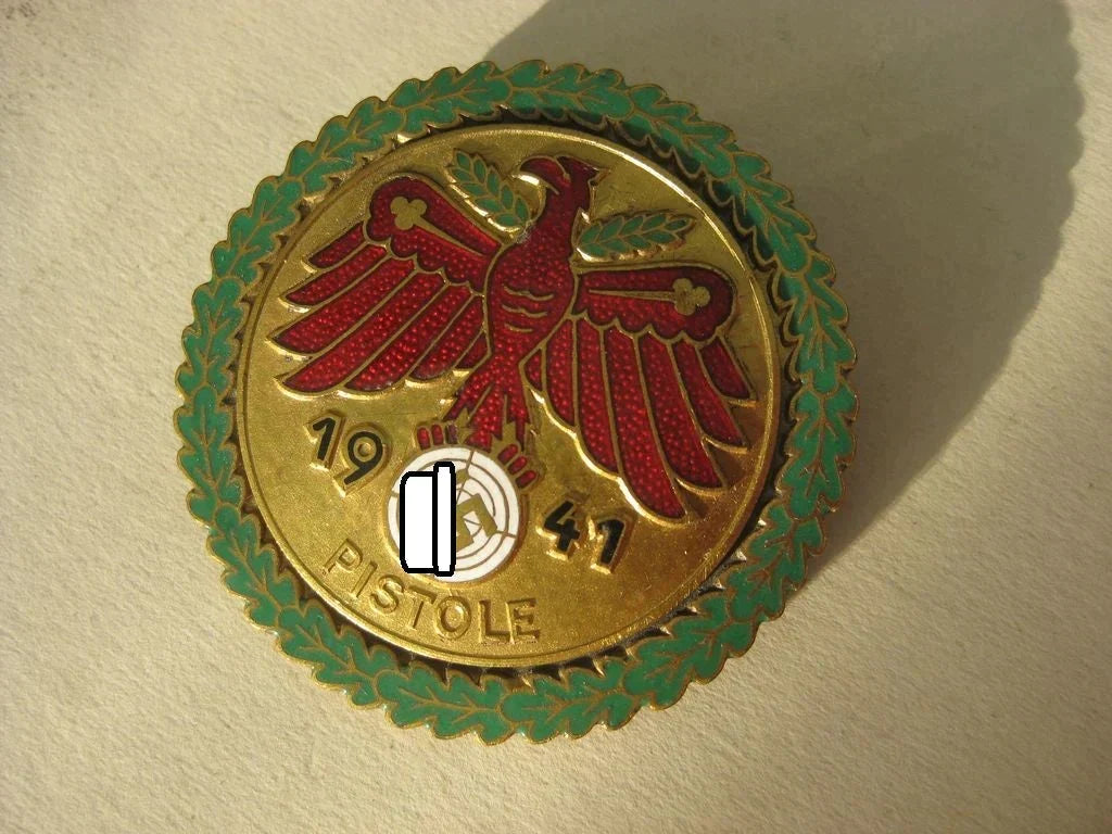 Große goldene Ehrennadel der Tiroler Gaumeisterabzeichen PISTOLE 1941 Mint Condition