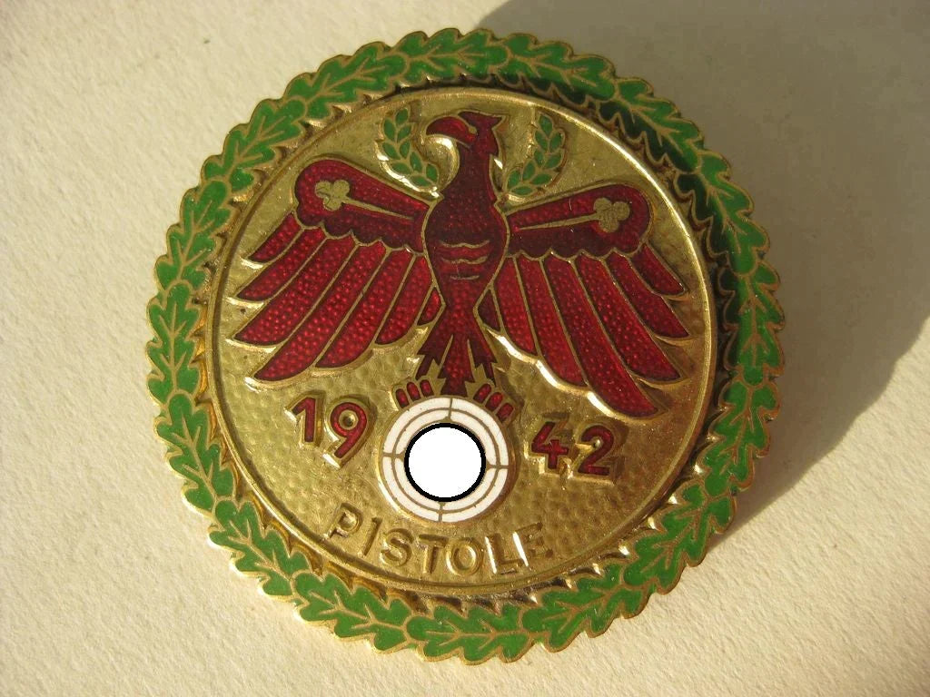 Große goldene Ehrennadel der Tiroler Gaumeisterabzeichen PISTOLE 1942 Mint Condition