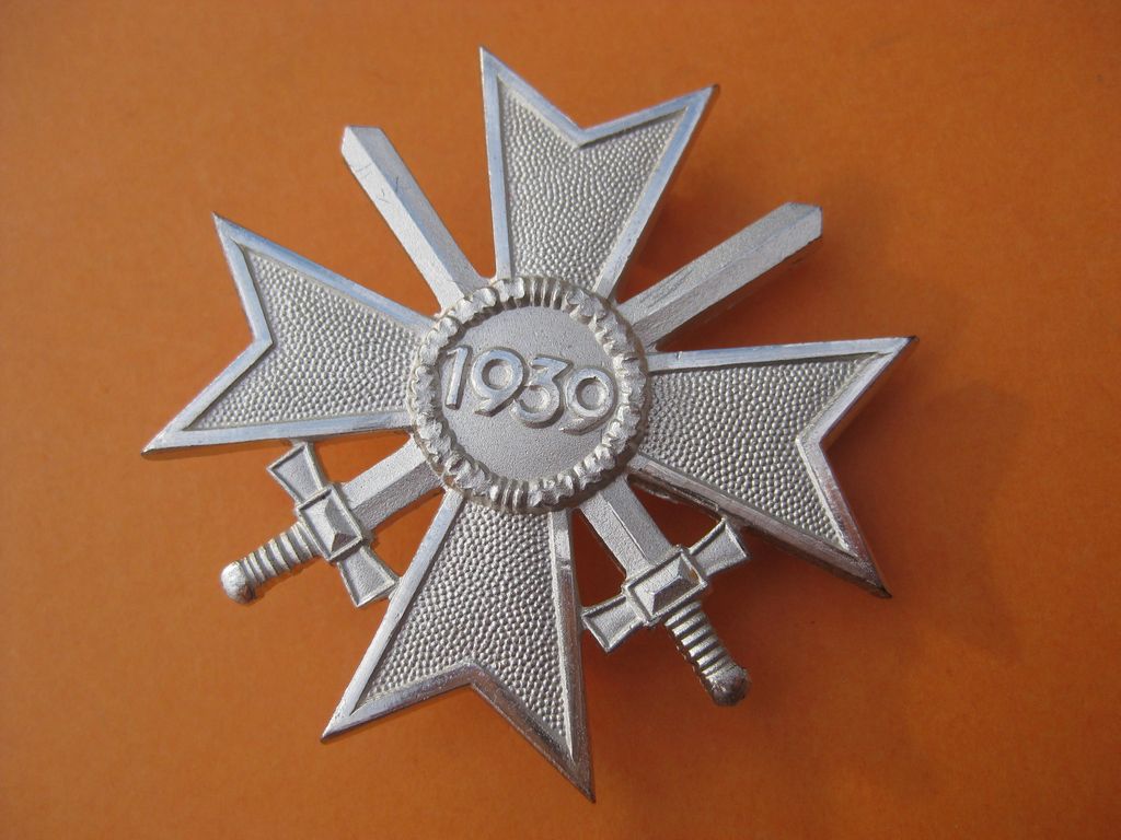 Kriegsverdienstkreuz 1.Klasse MIT Schwerter Ausführung für Bundeswehr 1957