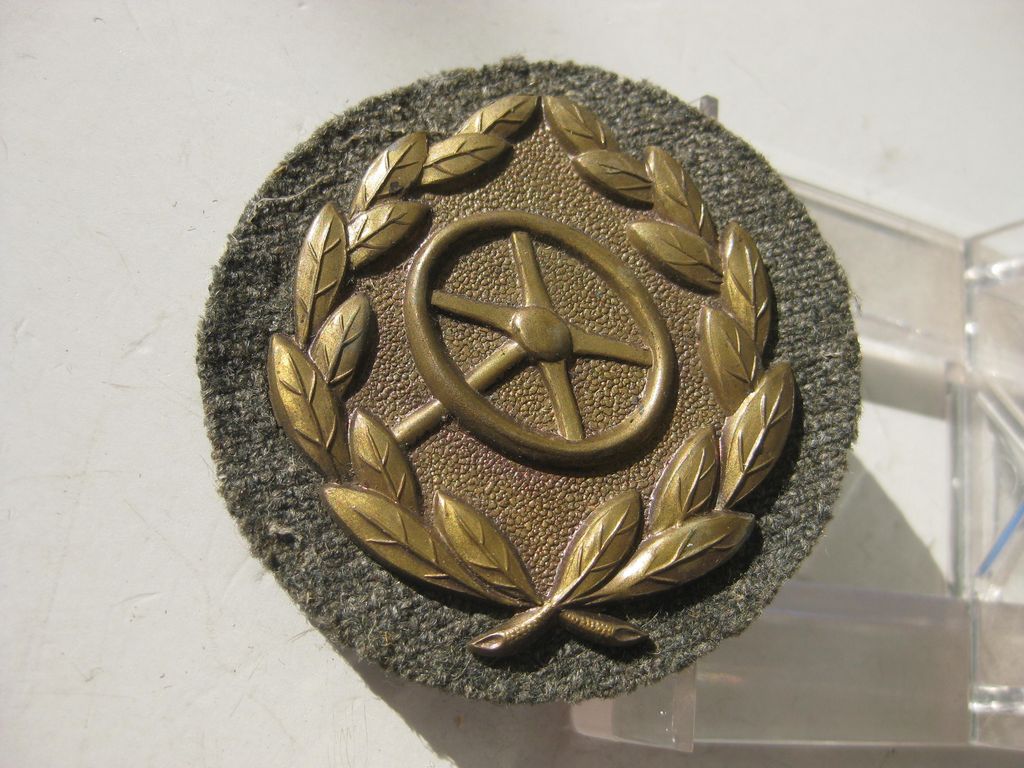 Kraftfahrbewährungsabzeichen in Bronze Ärmelabzeichen Tätigkeitsabzeichen der Wehrmacht in Mint Condition