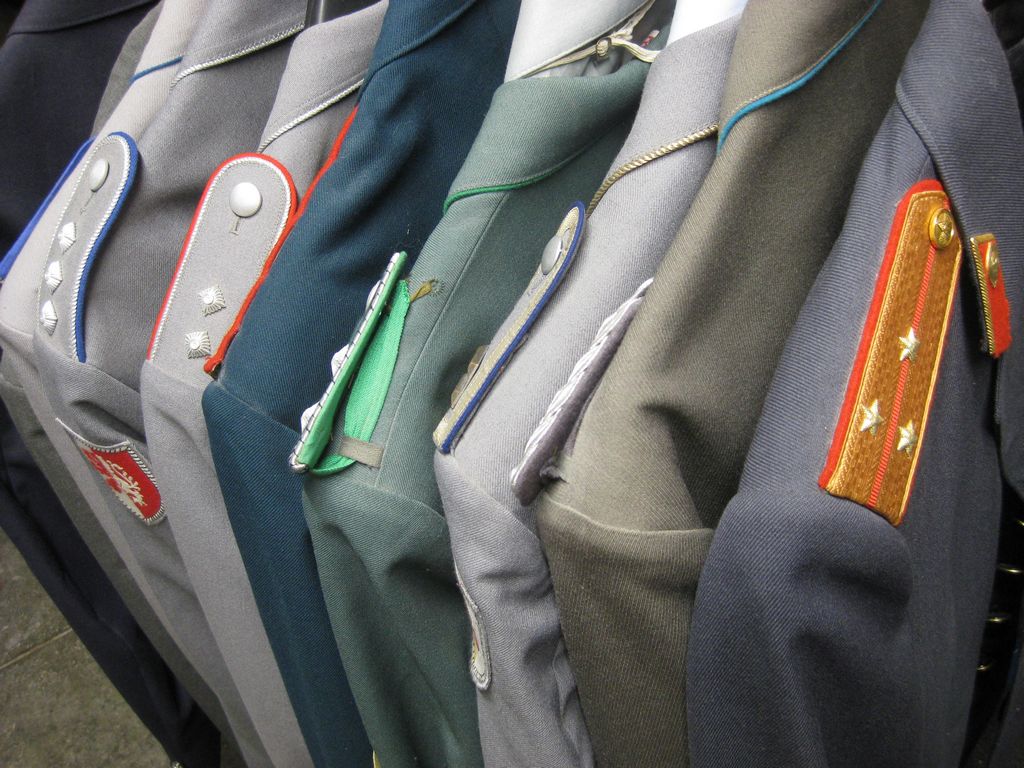 Uniformen und Uniformstücke