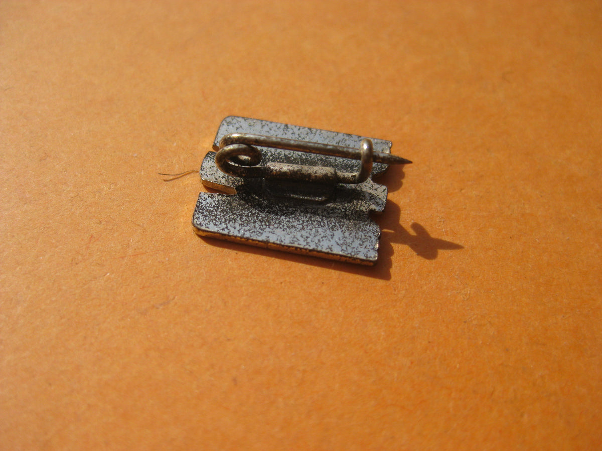 Zivilabzeichen Deutsches Rotes Kreuz DRK Mint Condition