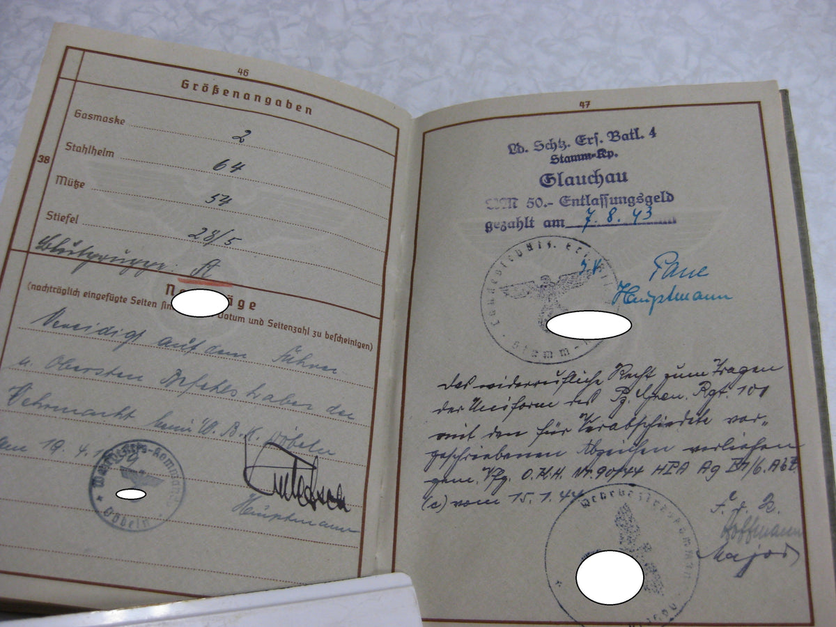 Wehrpaß Hauptmann aus Oschatz / Leipzig Wehrmacht im Stammlager Stalag IV G