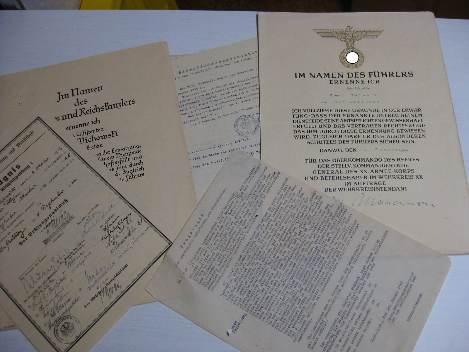 Dokumente Heeresbeamter beim Heeresgruppenpfarrer Heeresgruppe DON Wehrmacht Berufssoldat Beförderungsurkunden Russland Ostfront  etc