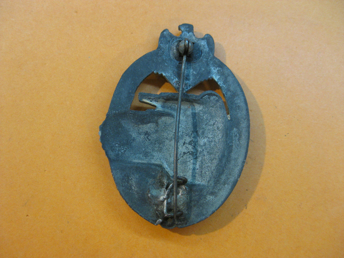 Panzerkampfabzeichen in Silber Hersteller: Karneth