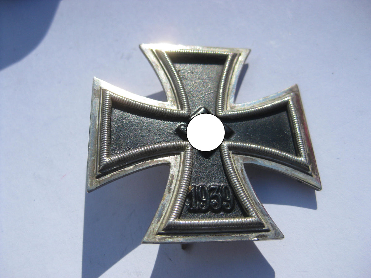Eisernes Kreuz 1.Klasse Hersteller: "26"  (EK1/39) im Verleihungsetui