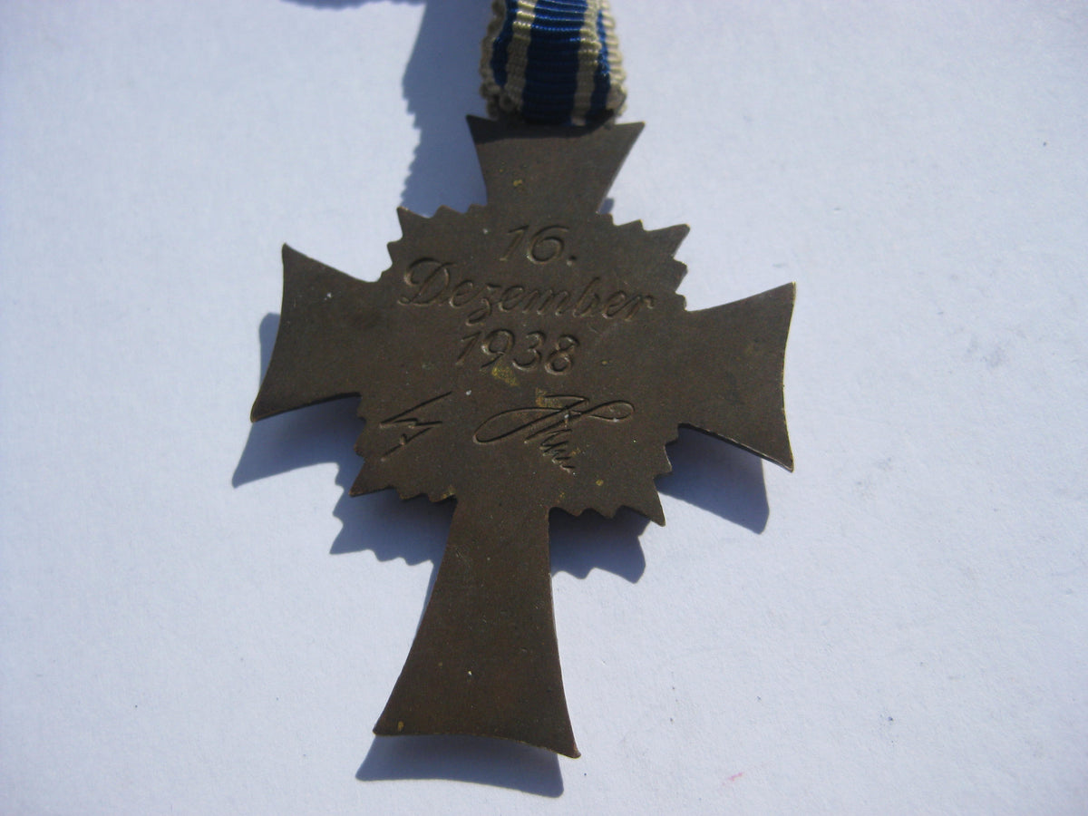 Ehrenkreuz der deutschen Mutter Mutterkreuz in Bronze Dritte Stufe