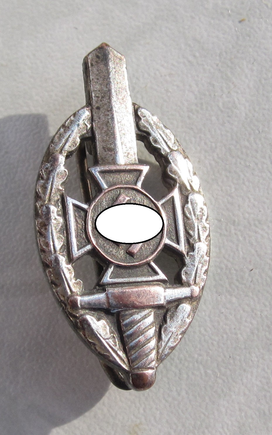 Mitgliedsabzeichen NSKOV Hersteller: &quot;RZM&quot; und &quot;M1/52&quot; DESCHLER &amp; SOHN / MÜNCHEN