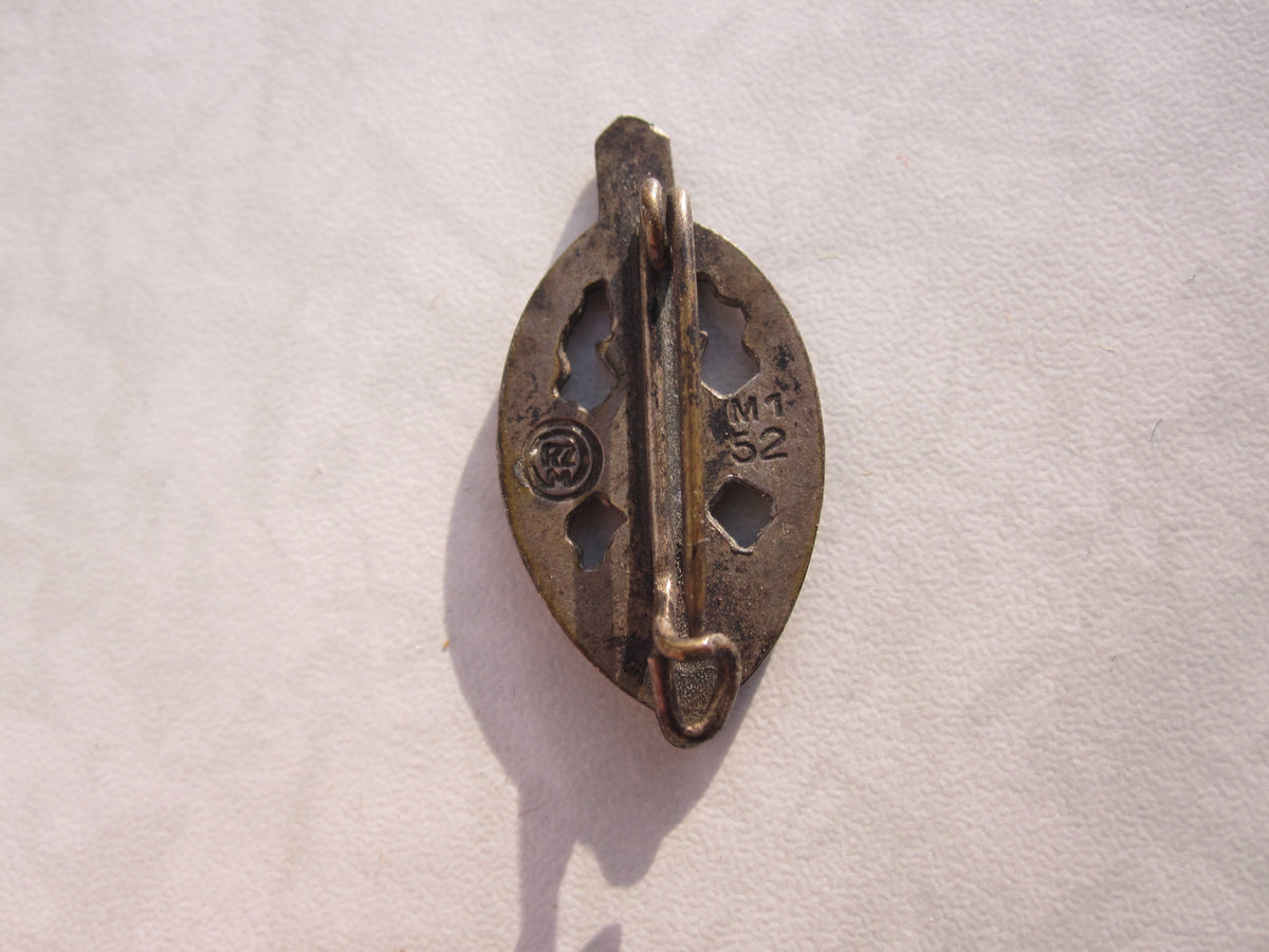 Mitgliedsabzeichen NSKOV Hersteller: &quot;RZM&quot; und &quot;M1/52&quot; DESCHLER &amp; SOHN / MÜNCHEN