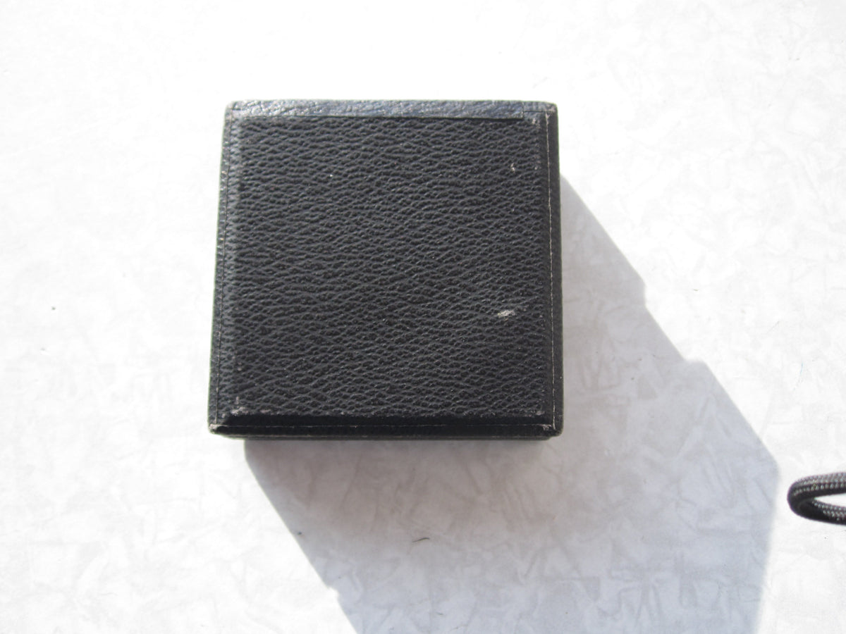 Leeres Verleihungsetui zum Kriegsverdienstkreuz 1.Klasse mit Schwertern (KVK1/39)