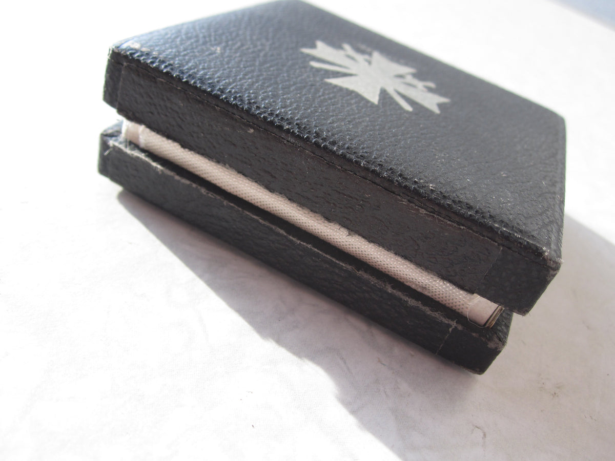 Leeres Verleihungsetui zum Kriegsverdienstkreuz 1.Klasse mit Schwertern (KVK1/39)