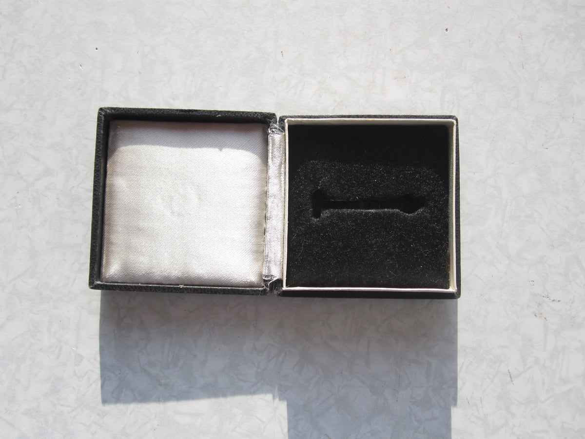 Leeres Verleihungsetui zum Kriegsverdienstkreuz 1.Klasse mit Schwertern (KVK1/39)