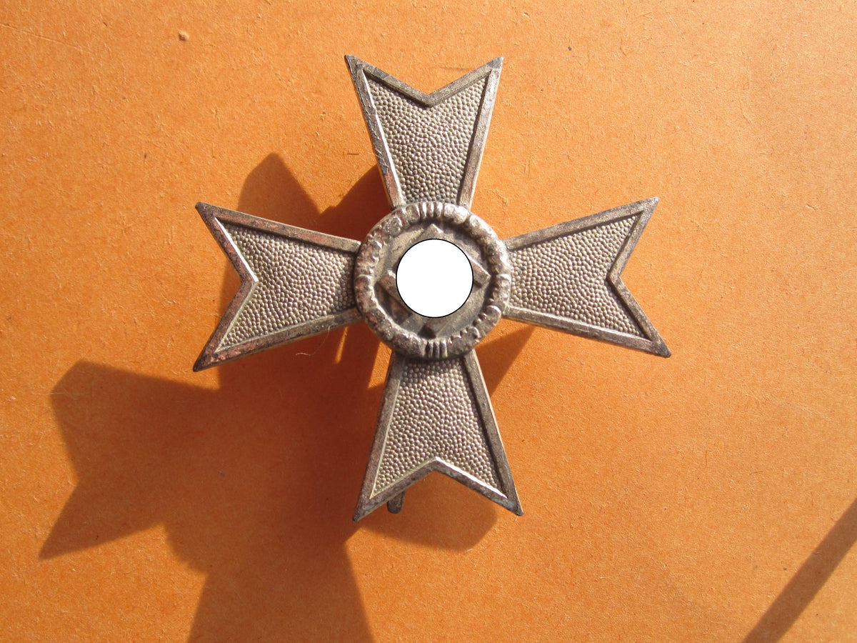 Kriegsverdienstkreuz 1.Klasse OHNE Schwerter (KVK1/39) Hersteller: "L/11" Mint Condition