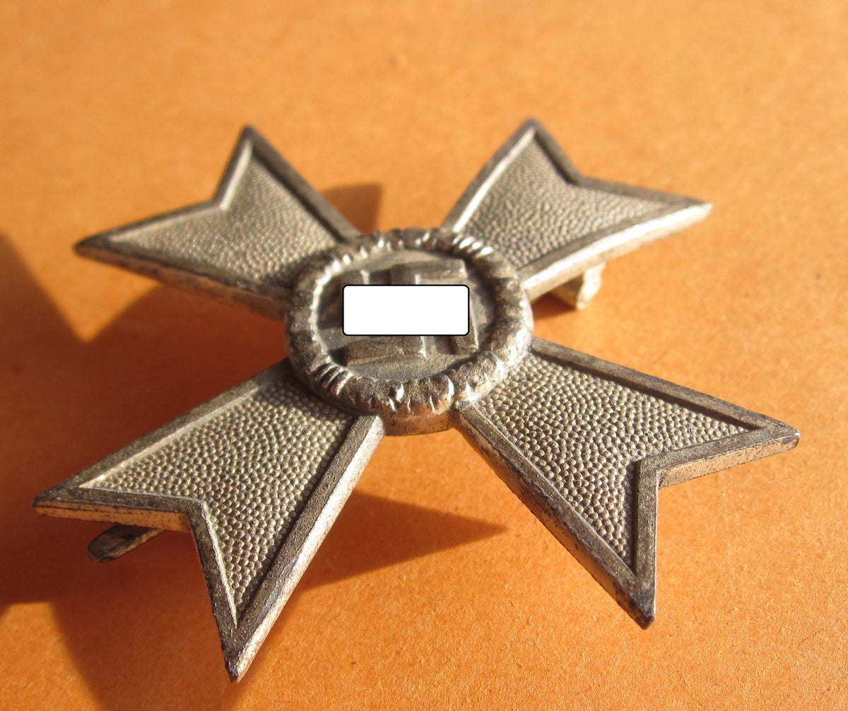 Kriegsverdienstkreuz 1.Klasse OHNE Schwerter (KVK1/39) Hersteller: "L/11" Mint Condition