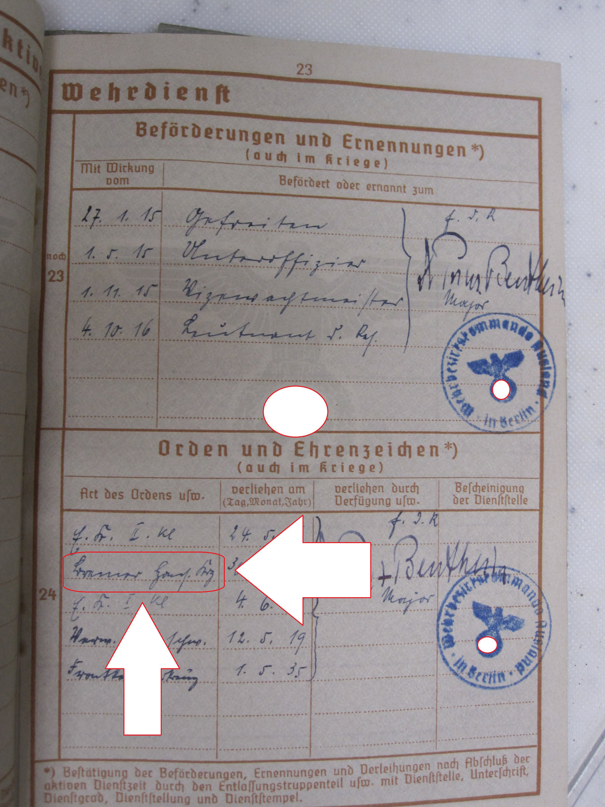 Wehrpaß Leutnant aus der Hansestadt Bremen