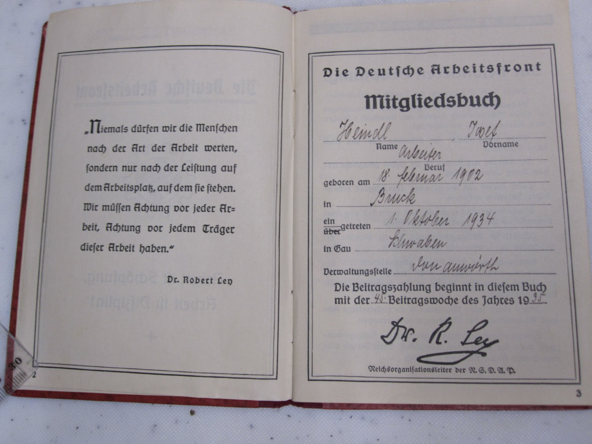 H.W.  -   -  SS Unterführer Ausweis &amp; Parteibuch &amp; Mitgliedsbuch DAF Tolles Set !!!!