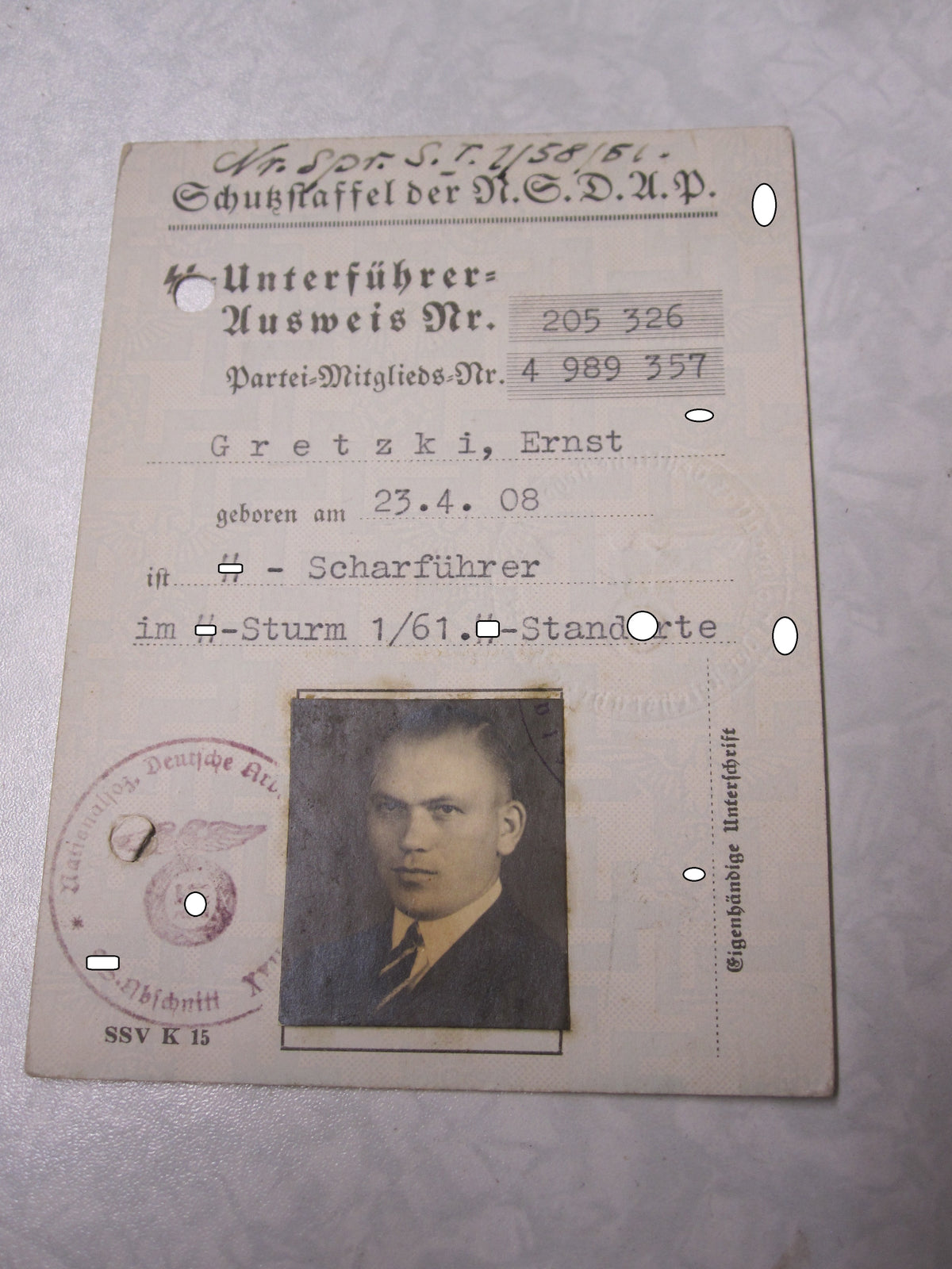 H.W.  -  -  SS Unterführer Ausweis