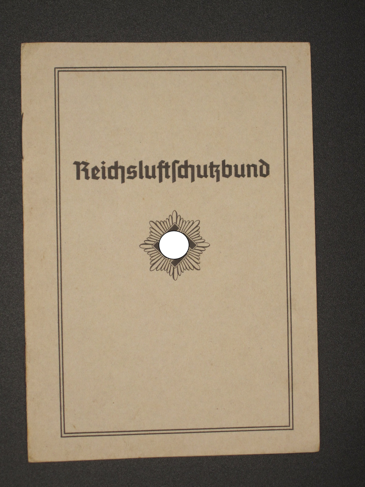 H.W.  -  -  Reichsluftschutzbund (RLB) Mitgliedsbuch Saulheim Hessen