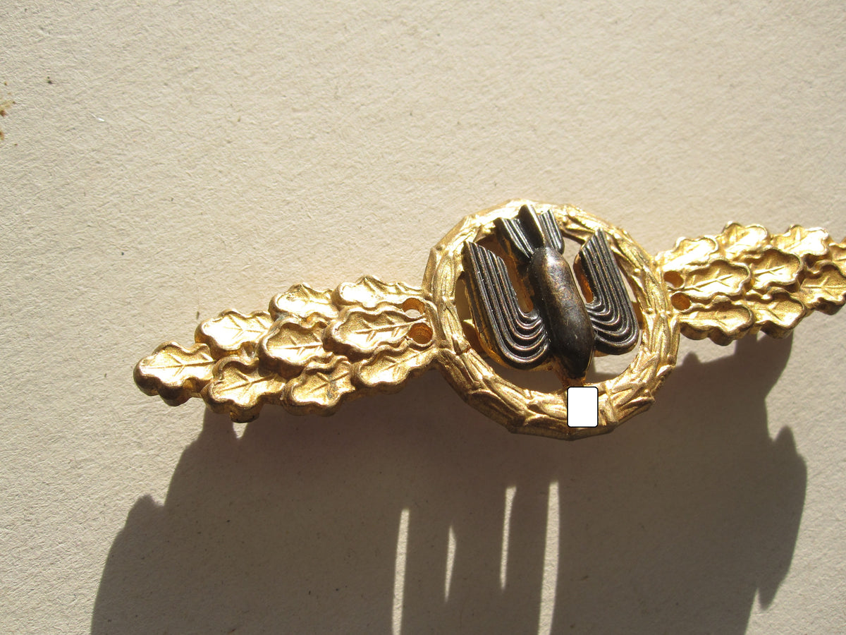 Frontflugspange für Kampfflieger in GOLD BUNTMETALL