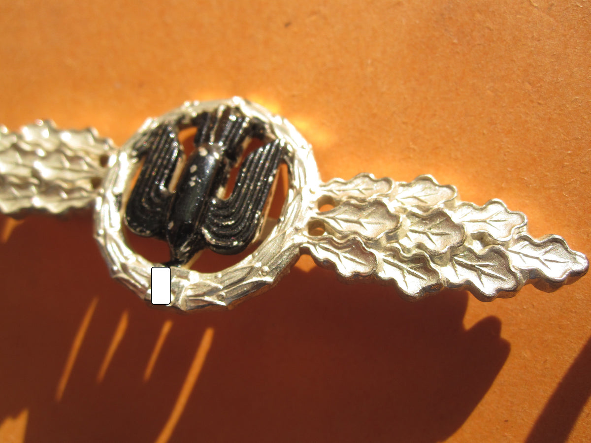 Frontflugspange für Kampfflieger in SILBER aus BUNTMETALL