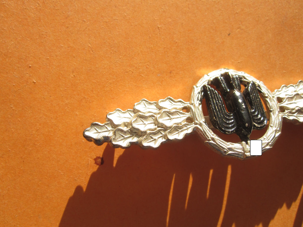 Frontflugspange für Kampfflieger in SILBER aus BUNTMETALL