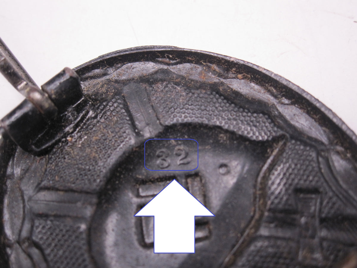 Verwundetenabzeichen 1939 in Schwarz Hersteller: &quot;32&quot;