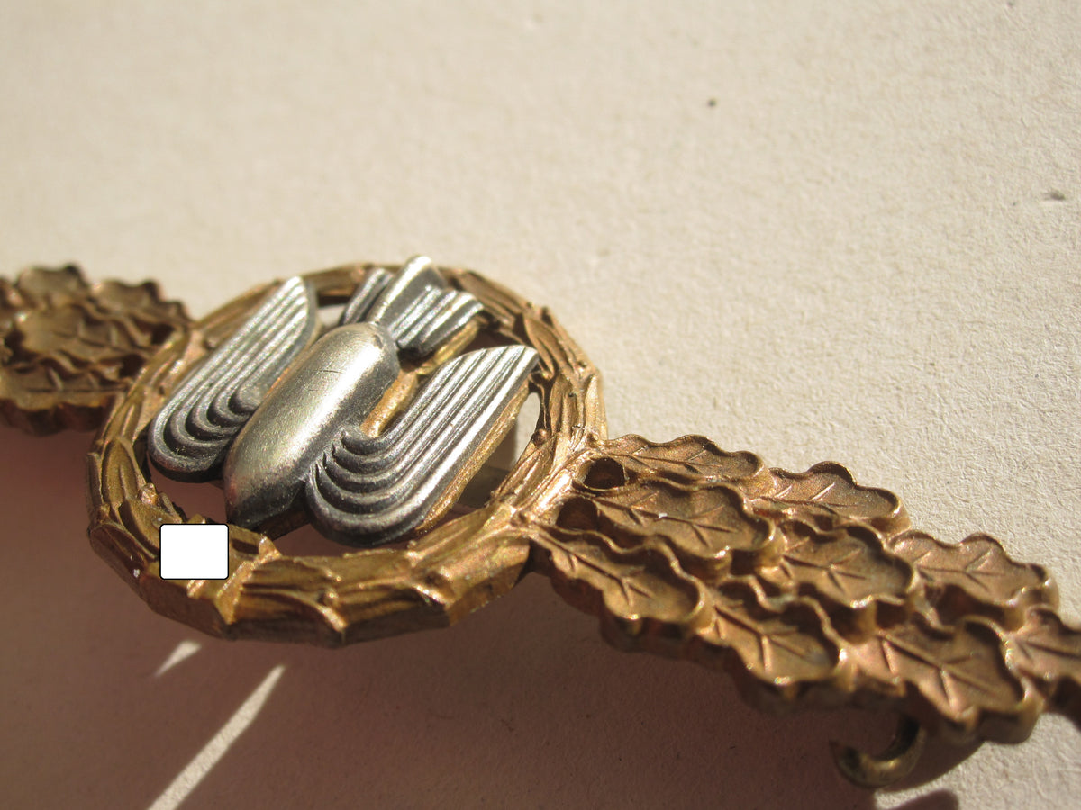 Frontflugspange für Kampfflieger in BRONZE aus BUNTMETALL