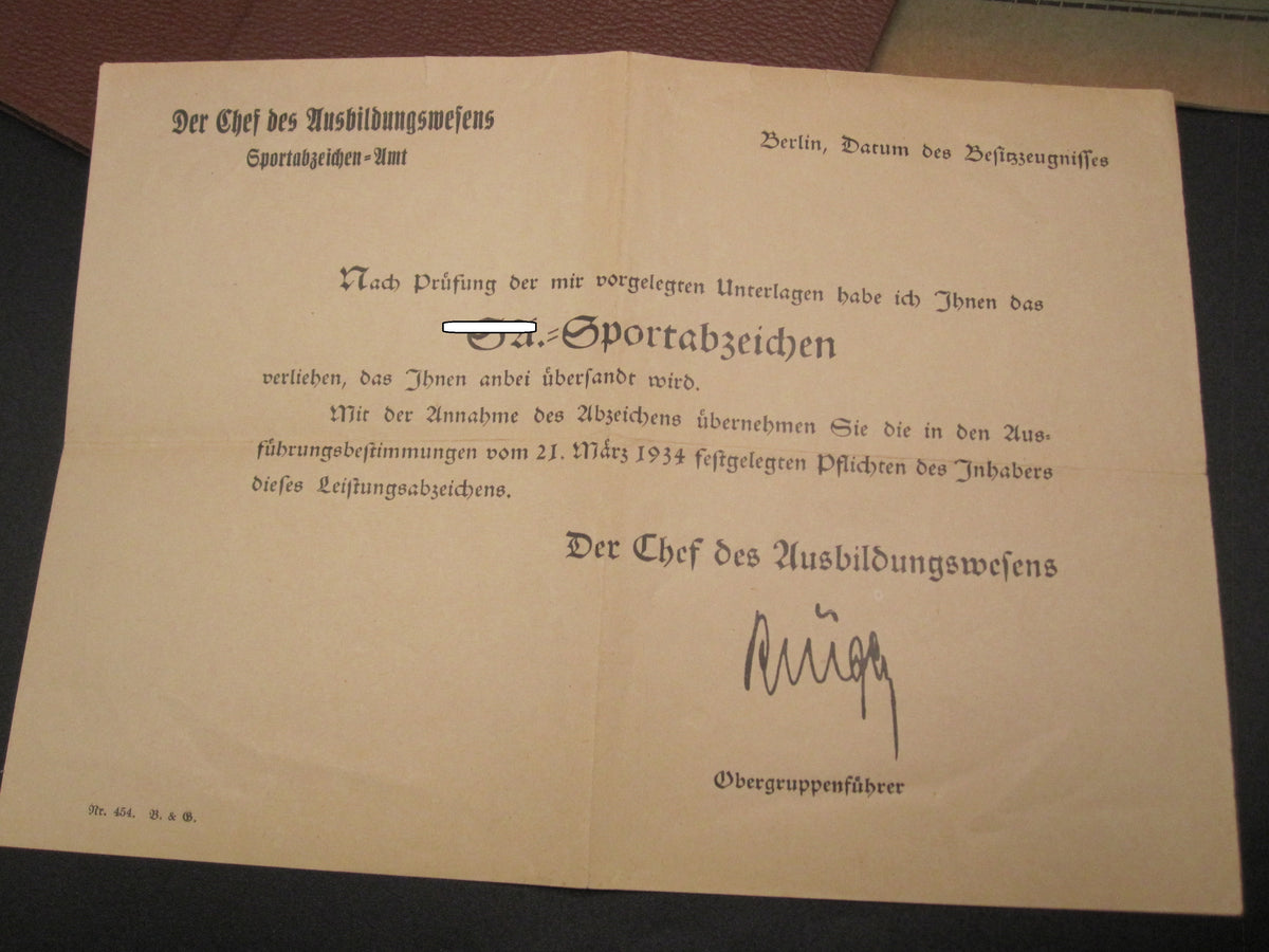 H.W. -  -  Urkundenheft im Schuber SA - Sportabzeichen