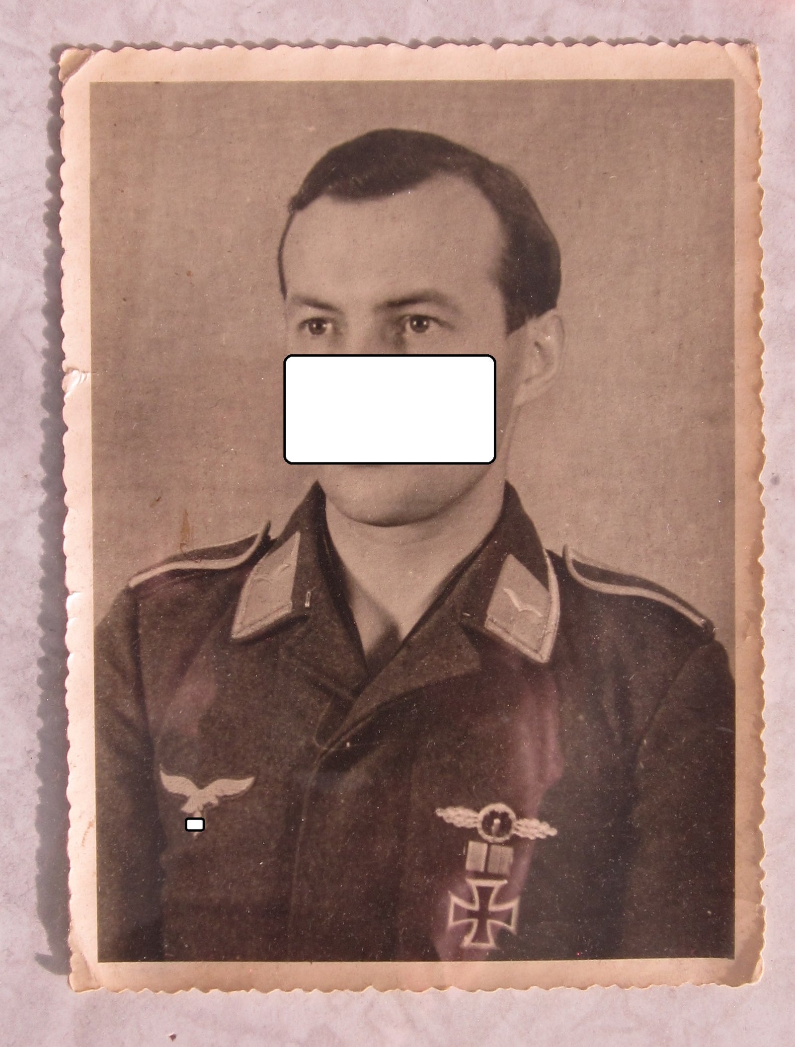 Uniformfoto Fliegertruppe Luftwaffe Wehrmacht Fliegerschützenabzeichen EK1/39