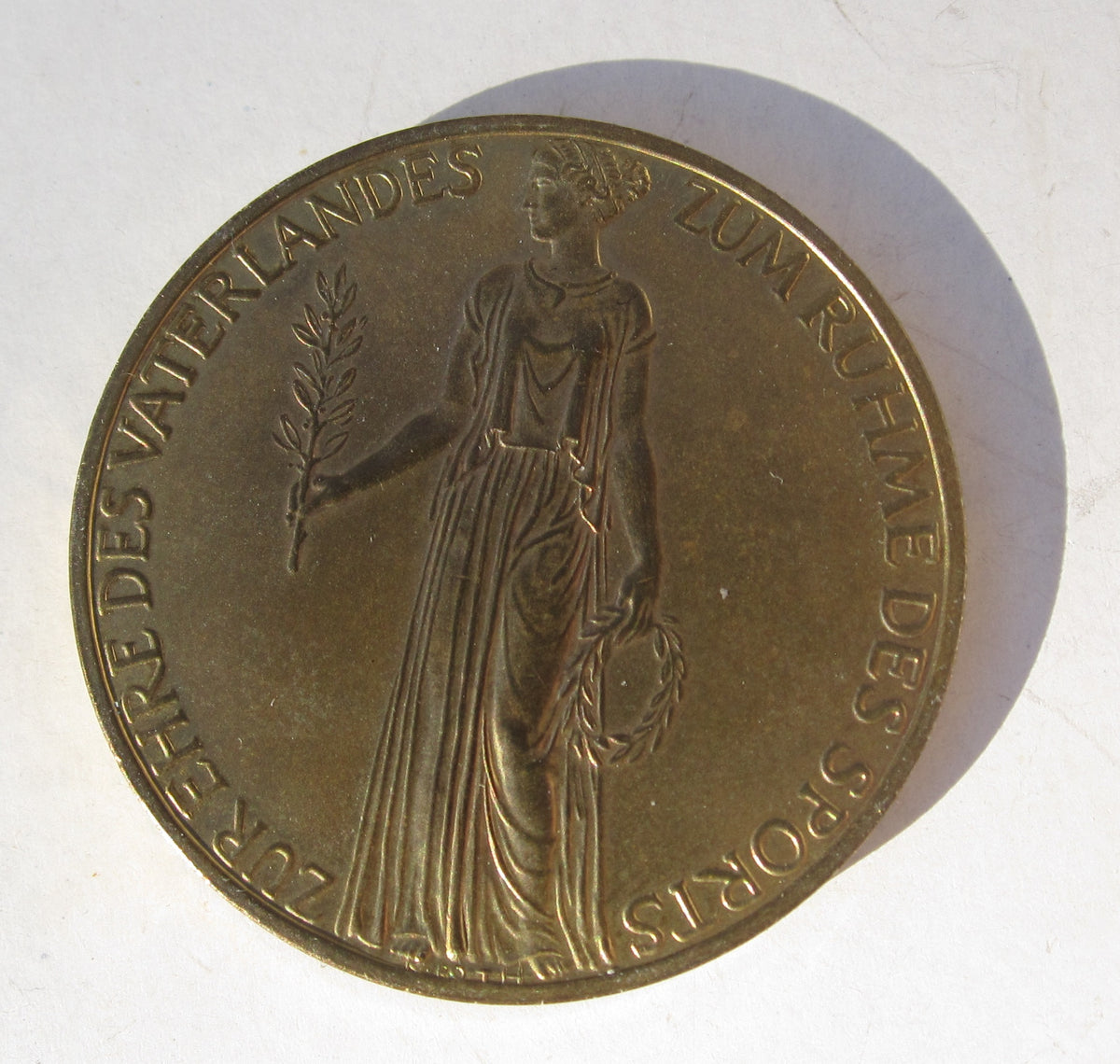 Medaille Olympische Spiele 1936 in Schachtel Weimar in Thüringen