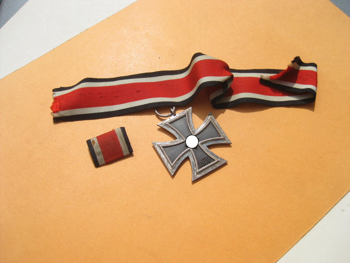Eisernes Kreuz 2.Klasse 1939 (EK2/39) Herstellerstempel: "100"