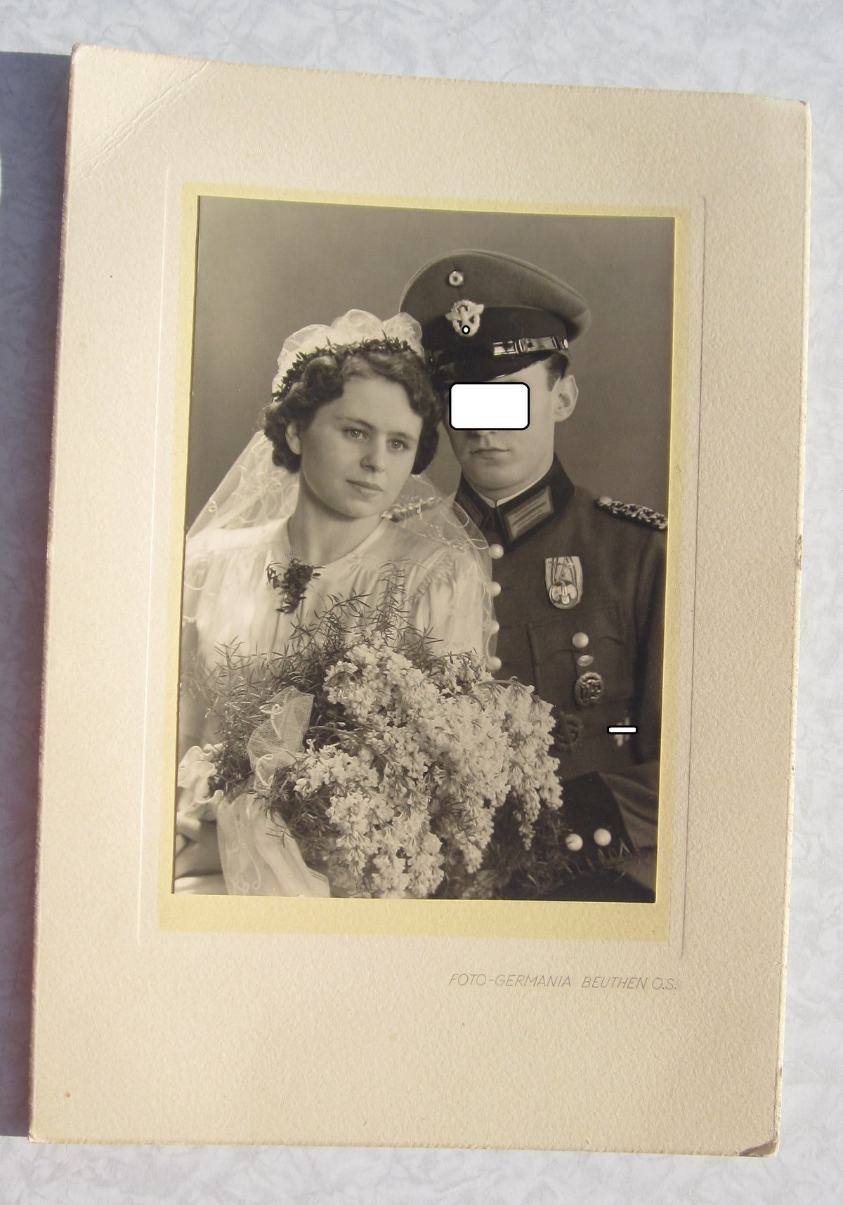 Uniformfoto / Hochzeitsfoto auf Pappe Beuthen O.S. ca 1939