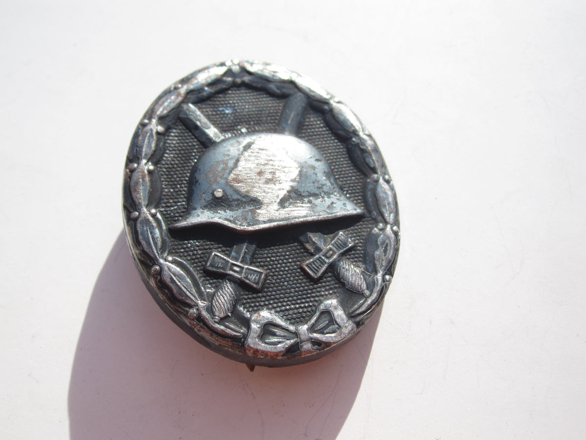 Verwundetenabzeichen 1939 in Schwarz entnazifiziert