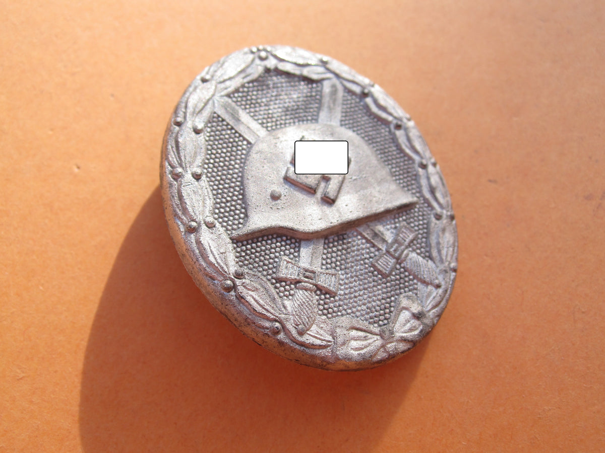 Verwundetenabzeichen 1939 in Silber Hersteller: "65"