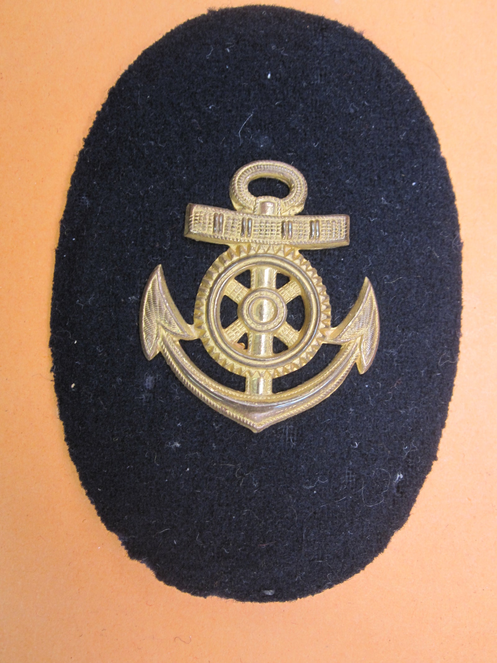 H.W. - - ORIGINAL Ärmelabzeichen Tätigkeitsabzeichen der Kriegsmarine Metallauflage