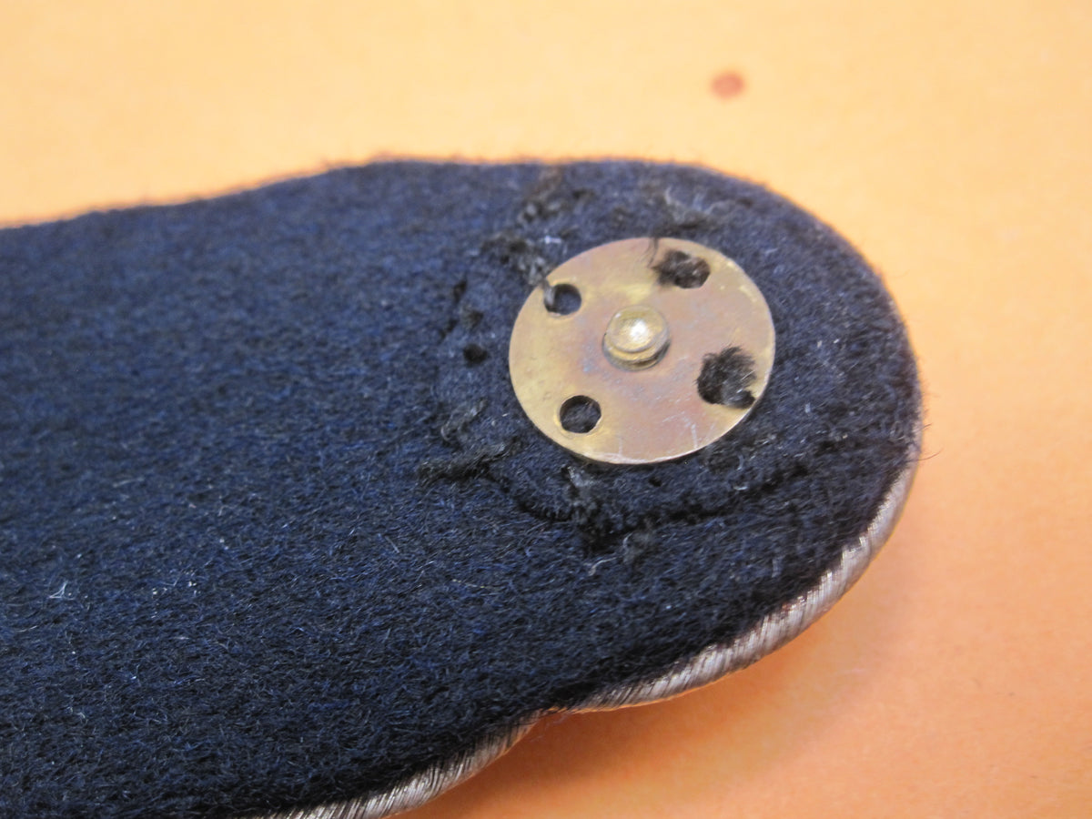 H.W.   -  -    ORIGINAL Schulterklappen / Schulterstücke Fregattenkapitän der Kriegsmarine