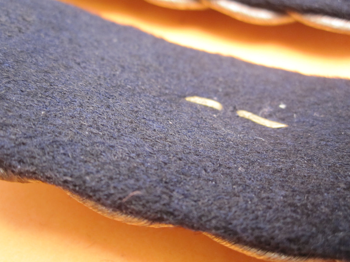 H.W.   -  -    ORIGINAL Schulterklappen / Schulterstücke Fregattenkapitän der Kriegsmarine