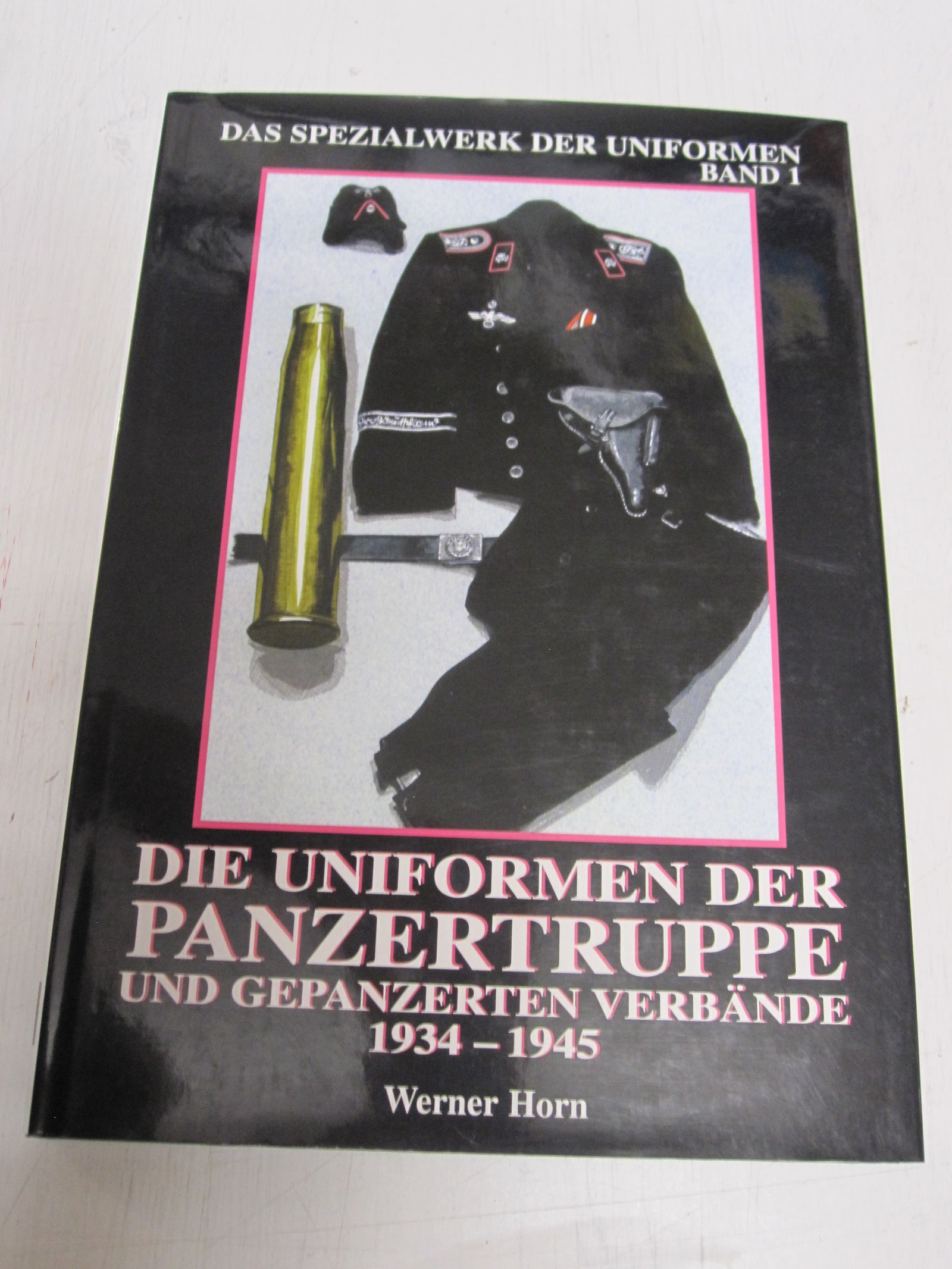 Buch  Deutsche Uniformen  der Panzertruppe 1934 bis 1945