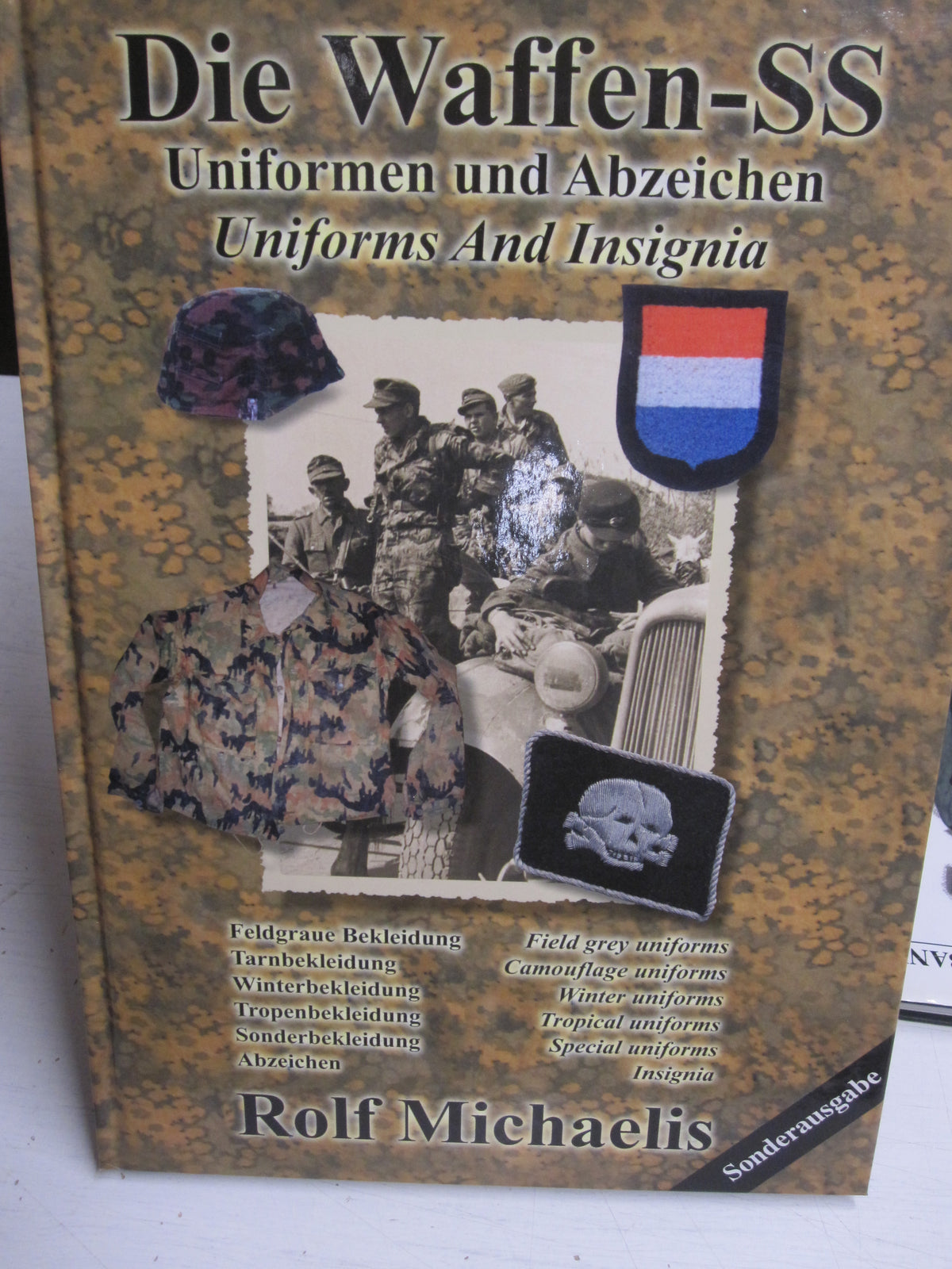 Buch  Die Waffen-SS Uniformen und Abzeichen Sonderausgabe