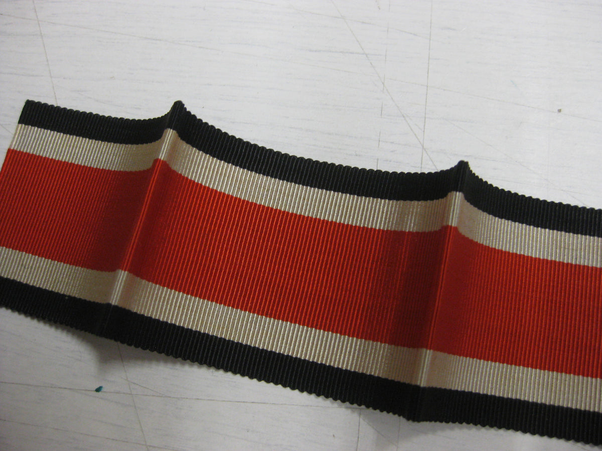 H.W.  -  -  ORIGINAL Bandabschnitt Ordensband Halsband für Ritterkreuz des Eisernen Kreuzes