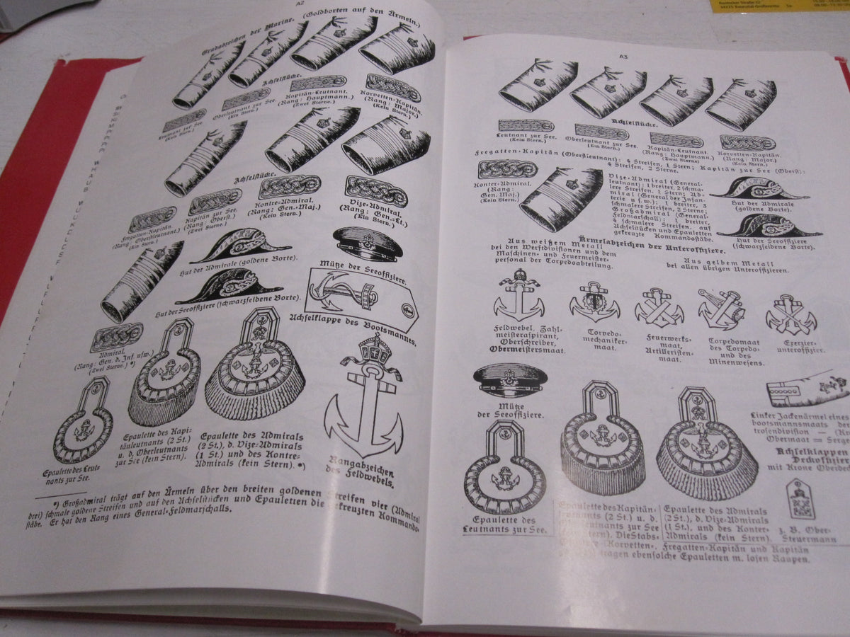 Buch  Deutsche Uniformabzeichen 1900 bis 1945