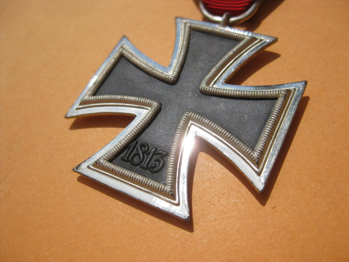 Eisernes Kreuz 2.Klasse 1939 (EK2/39) Herstellerstempel: "L/11" Mint Condition
