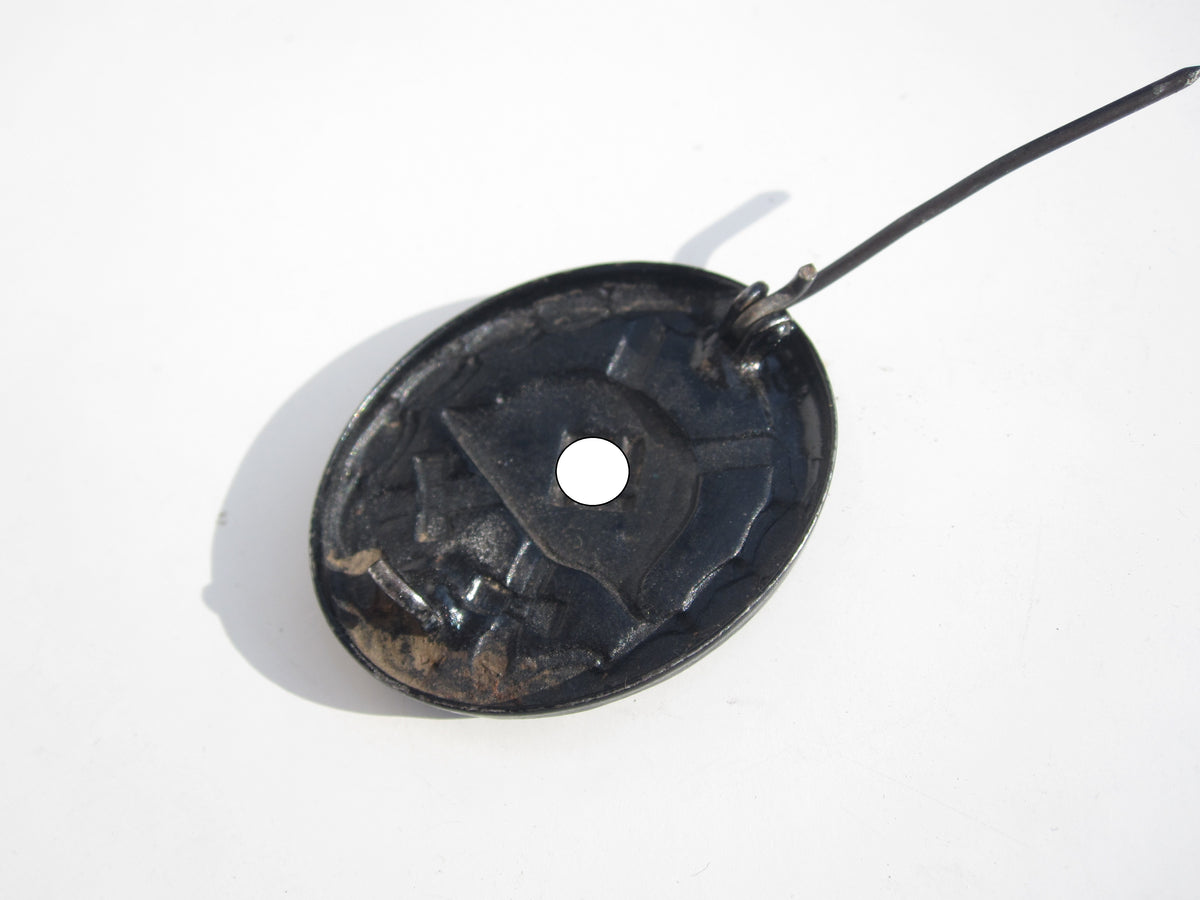 Verwundetenabzeichen 1939 in Schwarz Hersteller: L/16