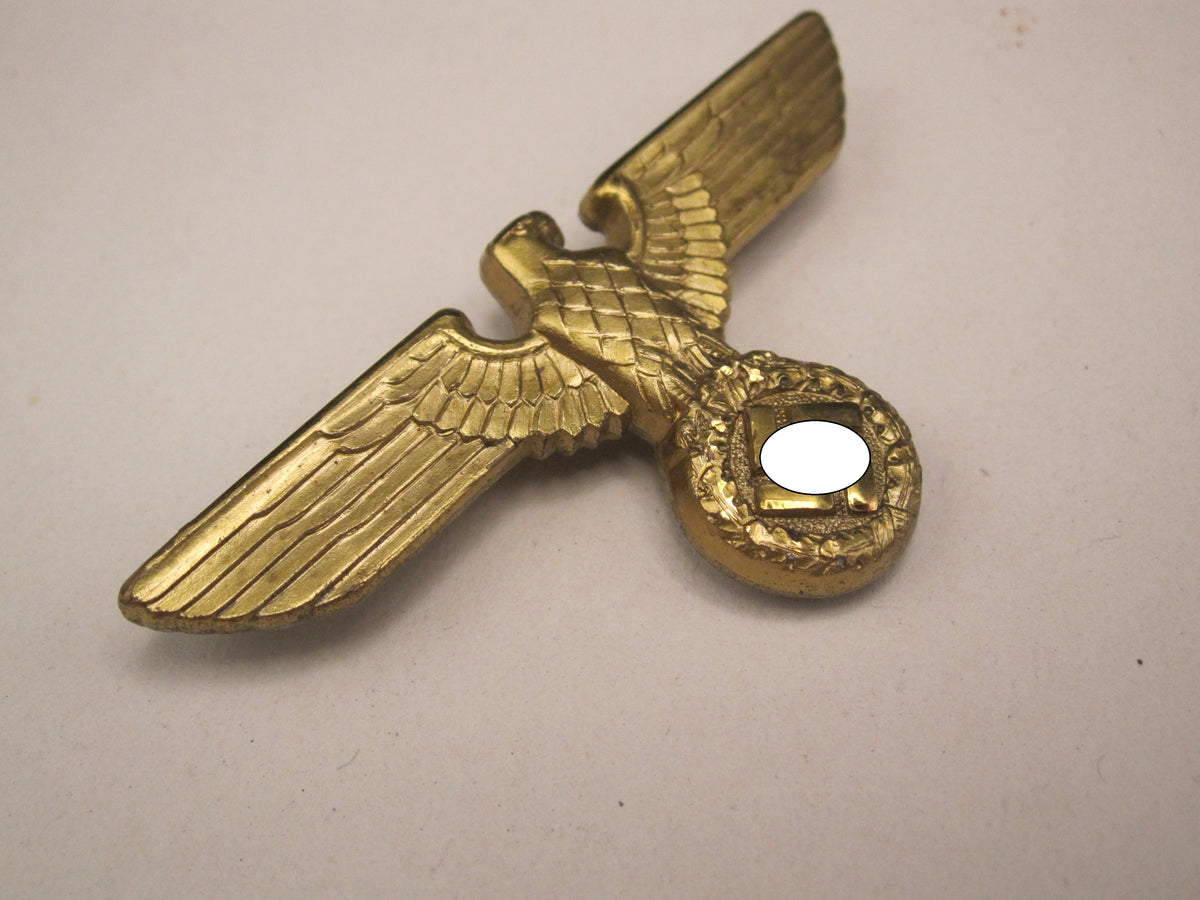 H.W.  -    -     Mützenadler Goldenes Mützenabzeichen für Schirmmütze der Partei ,  politischer Leiter etc etc