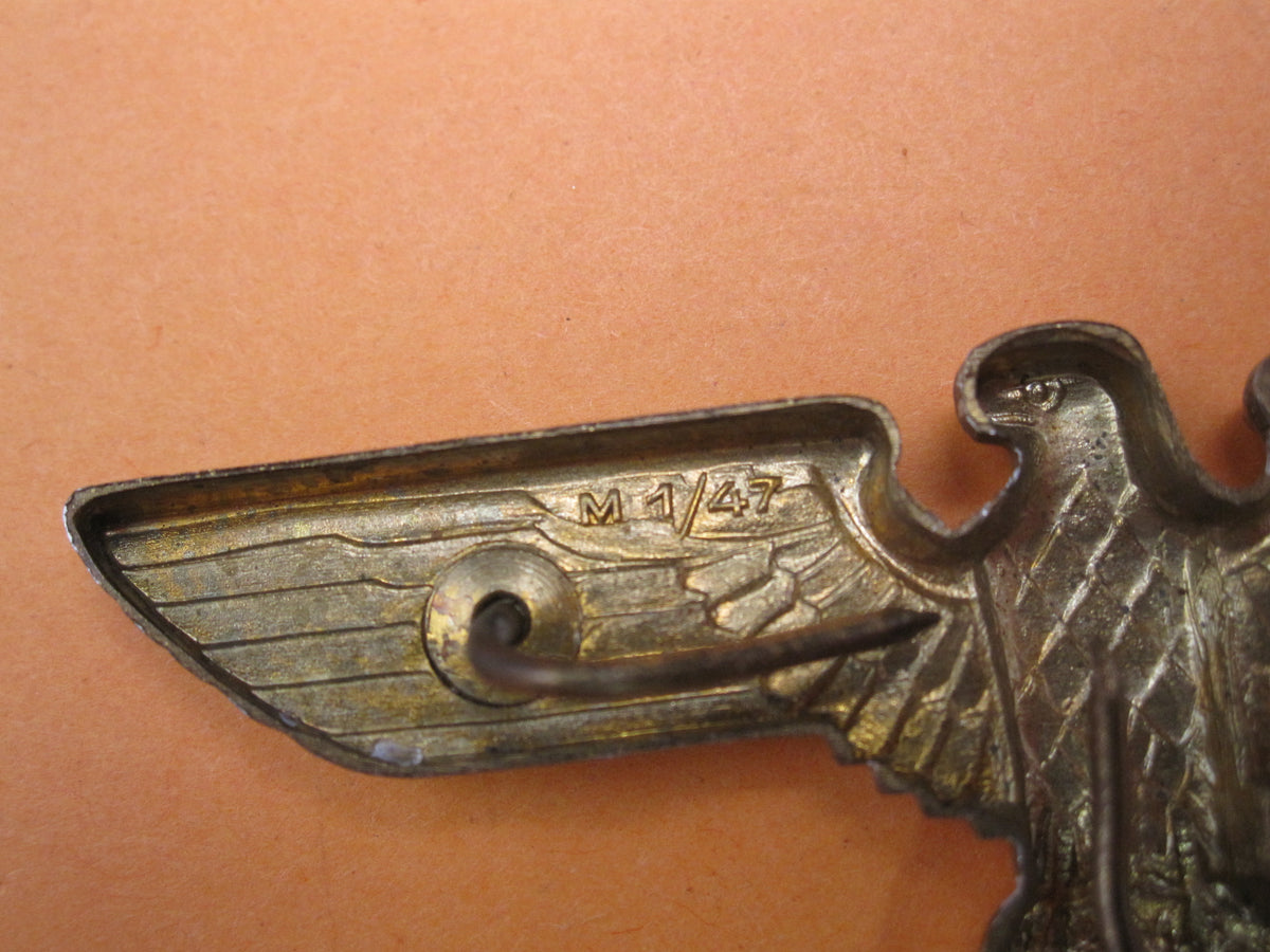 H.W.  -    -     Mützenadler Goldenes Mützenabzeichen für Schirmmütze der Partei ,  politischer Leiter etc etc